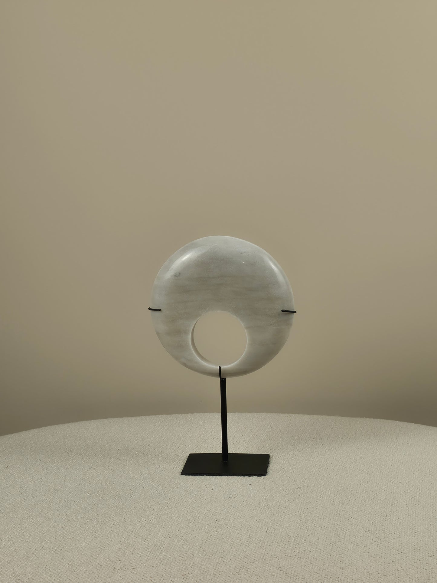 Marmeren Decoratie op Standaard - Mace