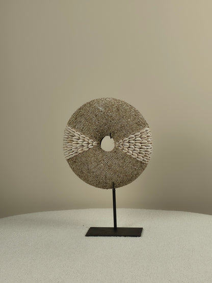 Schelpen- en Kralen Donut op Standaard - Oki