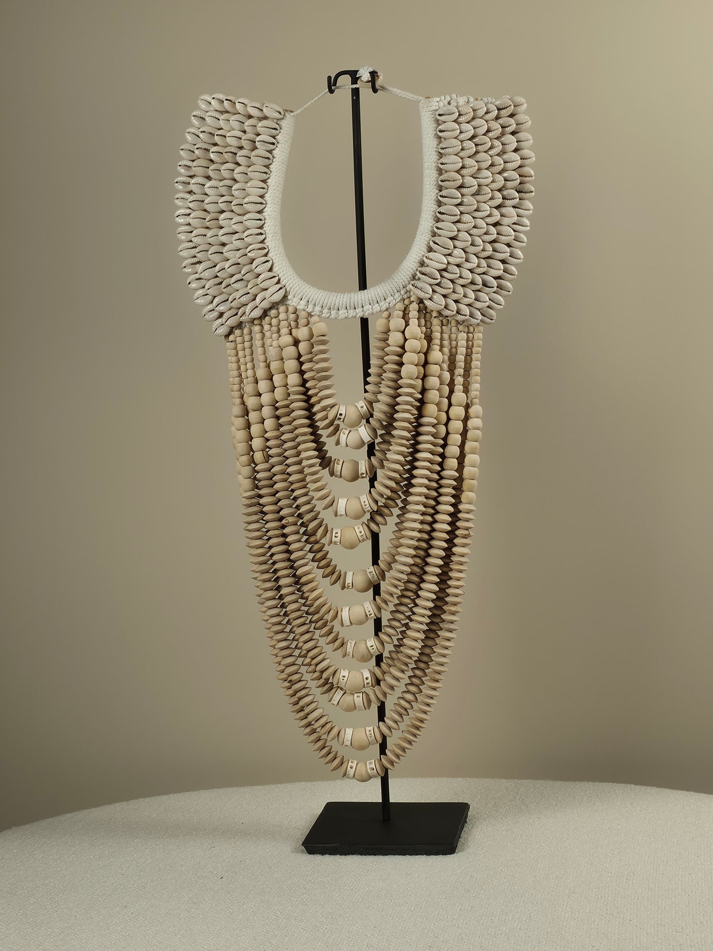 Schelpen Ketting op Standaard - James