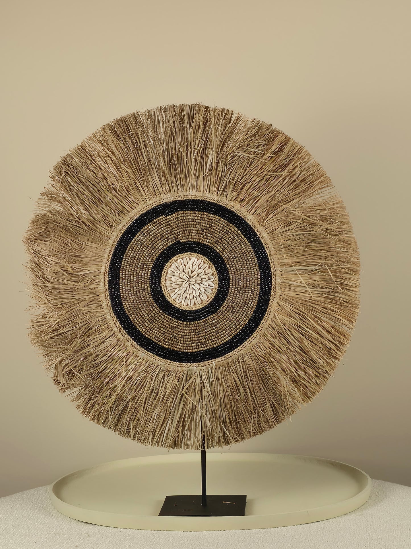Raffia-en Kralen Decoratie op Standaard - Vera